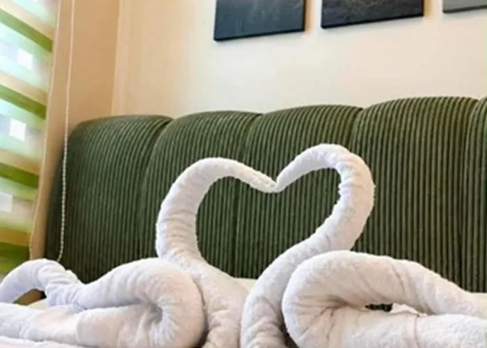 Bnew Cozy 2br Condotel With Netflix & Balcony ホテル 3*